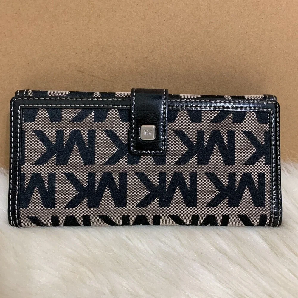 Michael Kors Black and Tan Logo Wallet - Picture 6 of 16